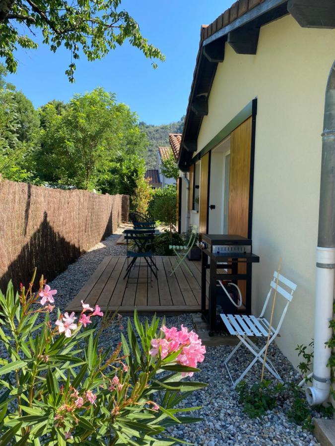 La Petite Caserne - Gite 4 Etoiles - Pont-de-Labeaume エクステリア 写真