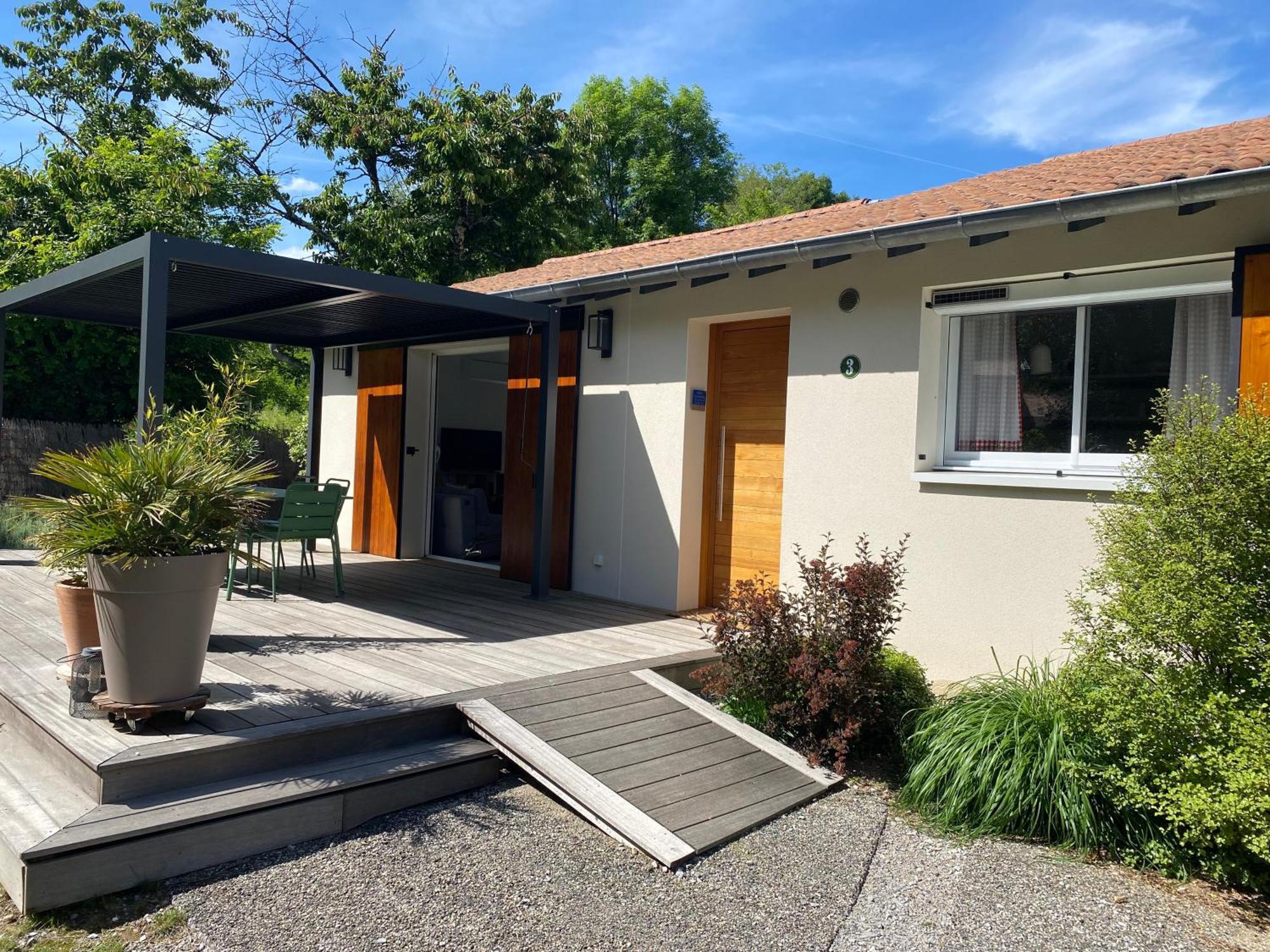 La Petite Caserne - Gite 4 Etoiles - Pont-de-Labeaume エクステリア 写真