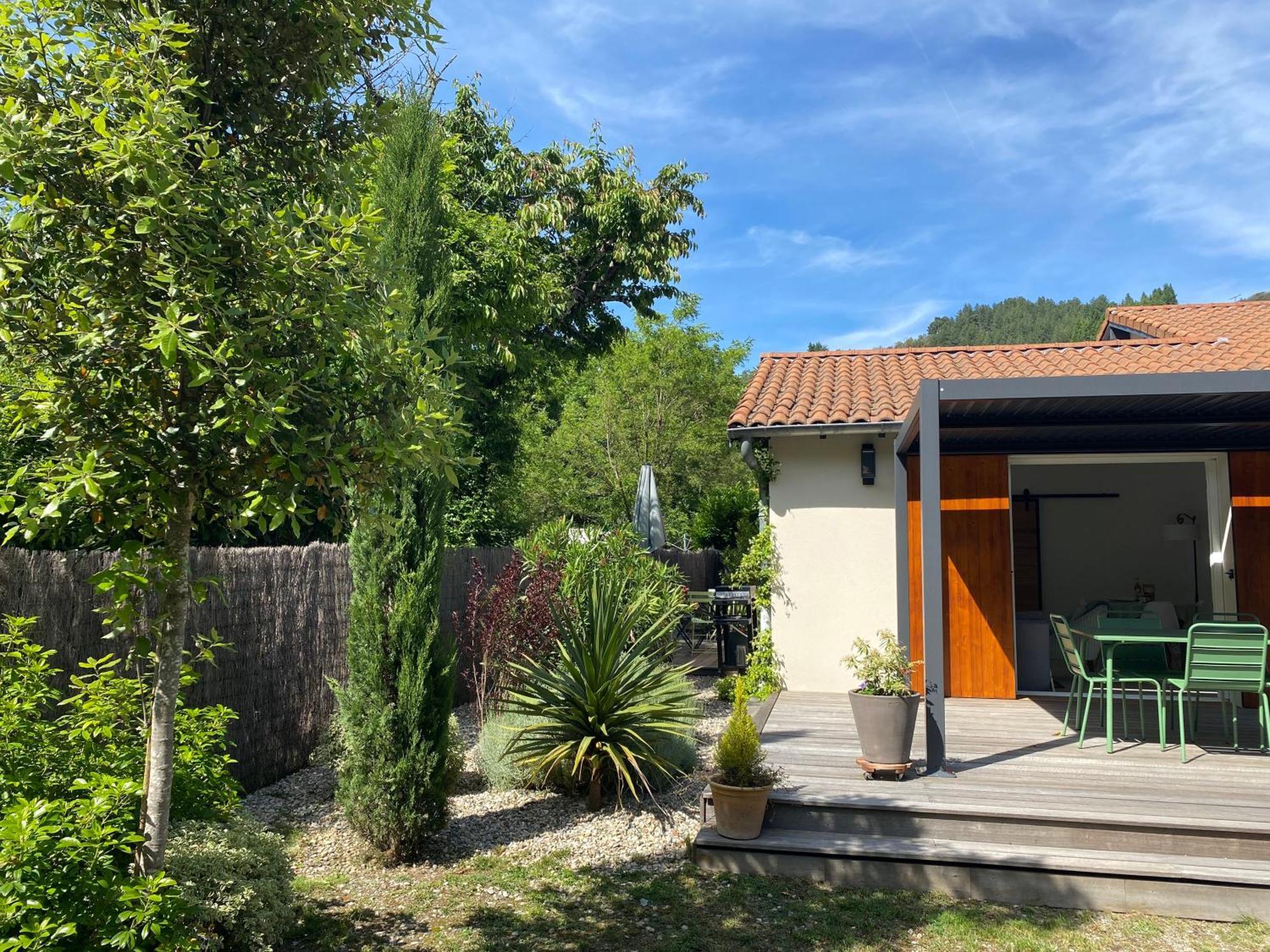 La Petite Caserne - Gite 4 Etoiles - Pont-de-Labeaume エクステリア 写真